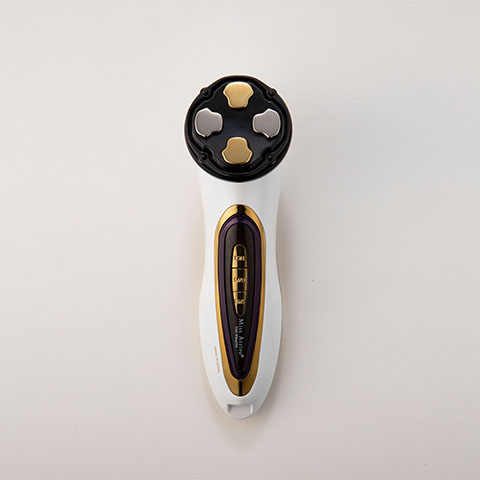 Purchase Miss Arrivo THE WRAITH in Iris White and receive a free