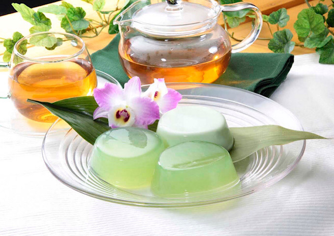 CROWN MUSK MELON DESSERT, 8pcs. (with 3 special golden